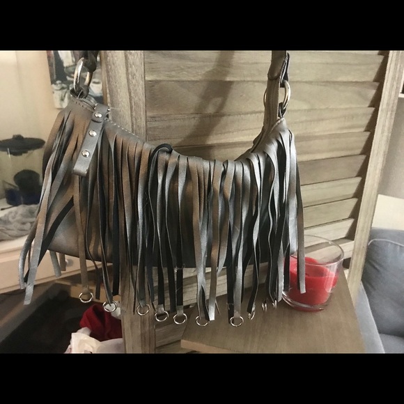 Shoulder strap small silver fringe bag - Picture 2 of 2